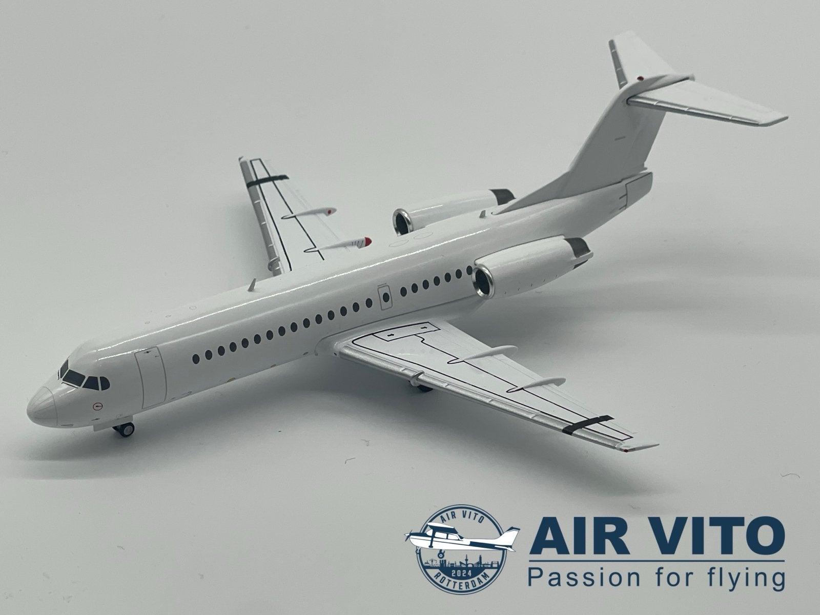 JC Wings Fokker 70 Blank Edition 1:200 Diecast Nieuw, 2992jb, Schaalmodel, Ophalen of Verzenden, Operations@airvito.com