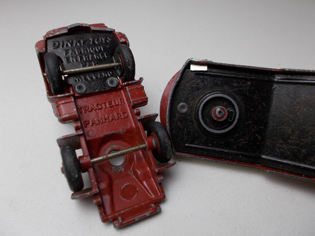 1954 Dinky Toys 32C PANHARD CITERNE TITAN "ESSO" TANKER., Ophalen of Verzenden, Gebruikt, Bus of Vrachtwagen, Dinky Toys