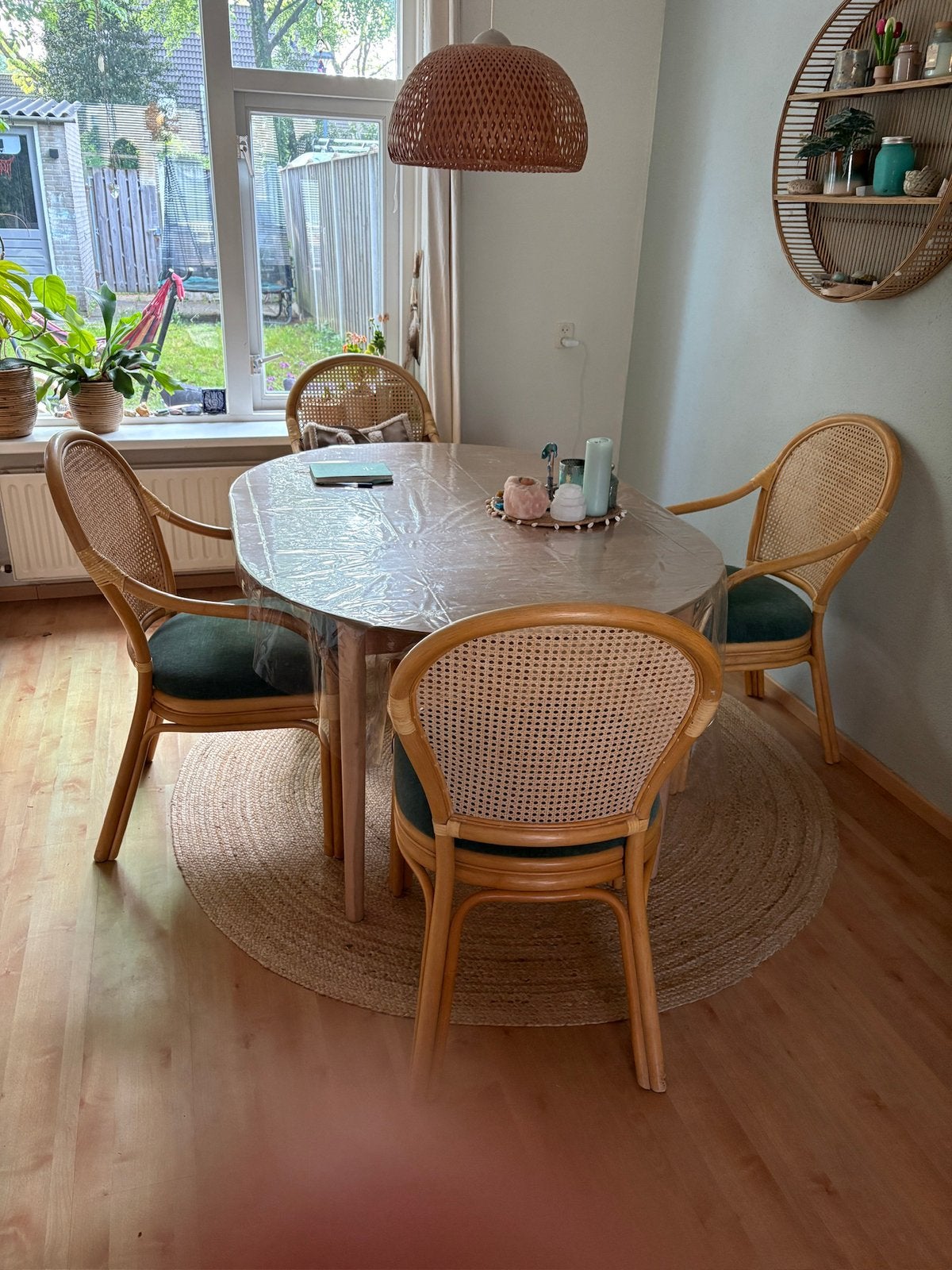 4 mooie bamboe rotan eetkamerstoelen, Ophalen, Zo goed als nieuw, Overige kleuren