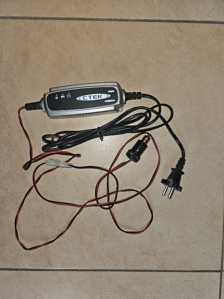 acculader voor motor, Motoren, Ophalen, Gebruikt