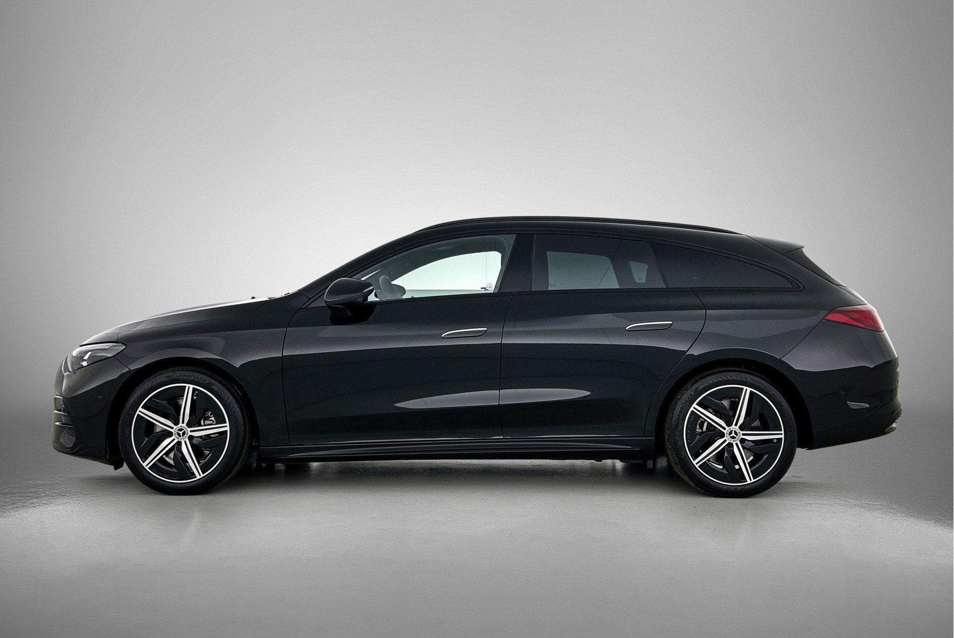 Mercedes-Benz CLA-Klasse Shooting Brake 250+ Business Soluti, Auto's, Automaat, CLA, Achterwielaandrijving, Nieuw