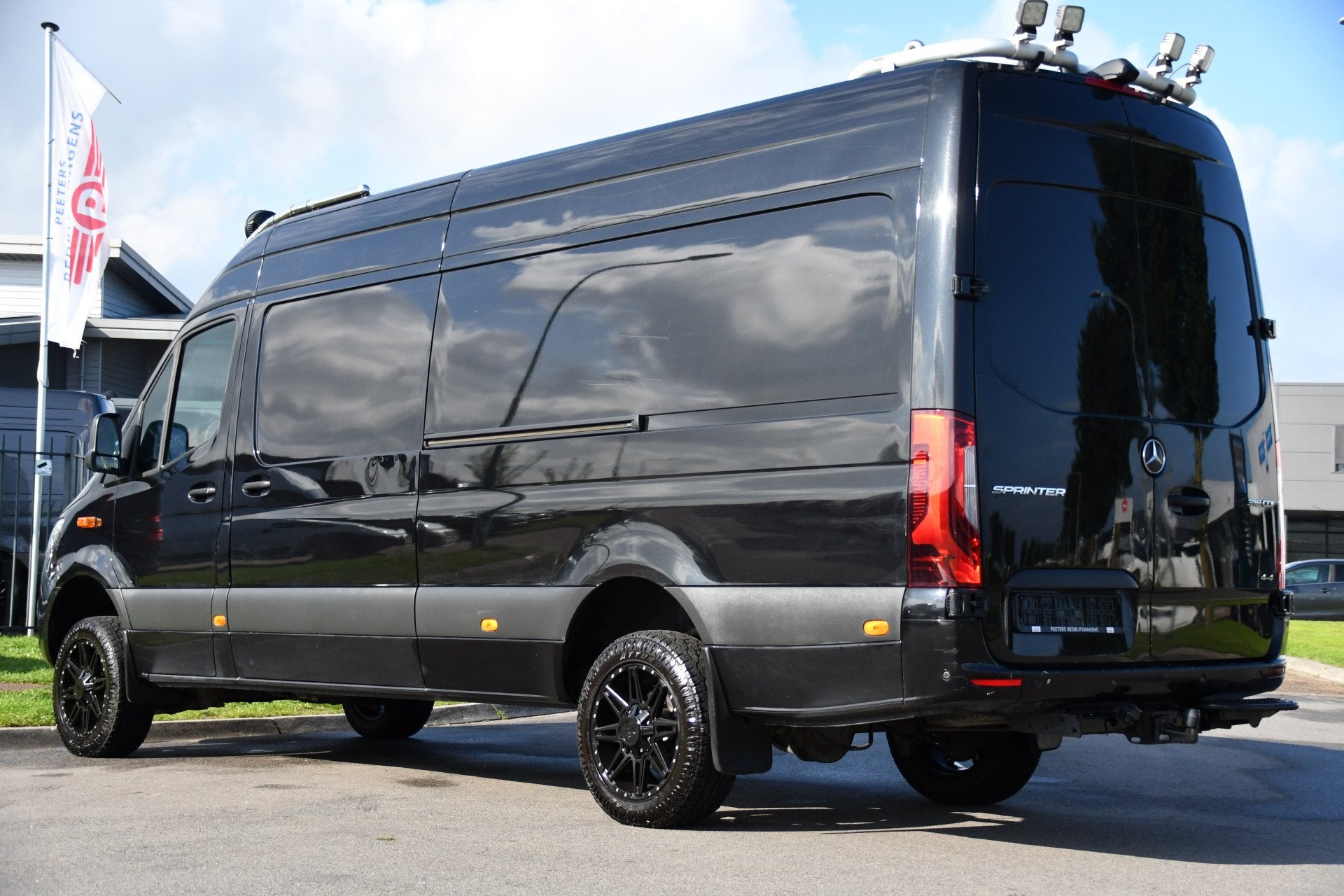 Mercedes-Benz Sprinter 319 V6 3.0 CDI L3H2 Black Edition FUL, Auto's, Automaat, Achterwielaandrijving, Gebruikt, 190 pk