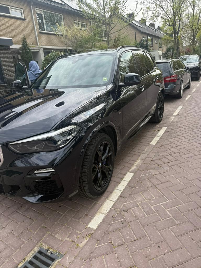 BMW X5 Xdrive45e 394pk Aut 2020 Zwart, Automaat, 77 km/l, Parkeerassistent, 3000 kg
