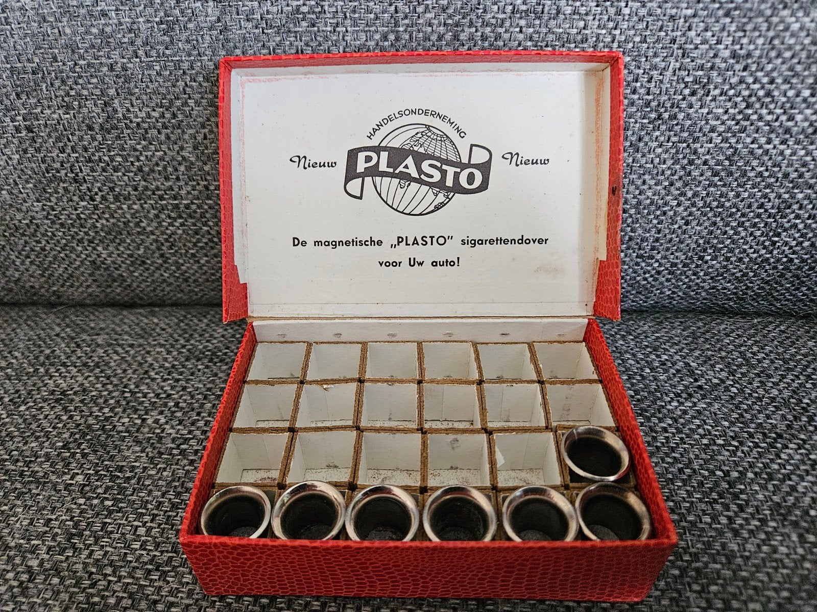 Vintage Plasto magnetische sigarettenovertrek voor auto, Verzenden, Zo goed als nieuw, Verpakking