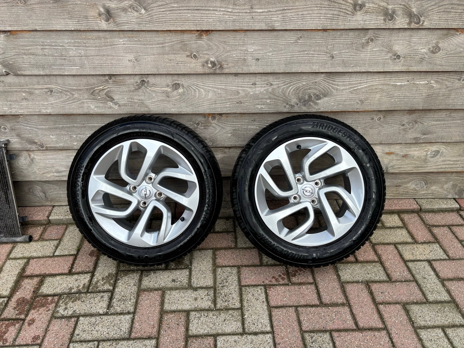 Winterbanden met velgen Opel Crossland X + slotbouten, Auto-onderdelen, Ophalen, Gebruikt, 16 inch, Banden en Velgen