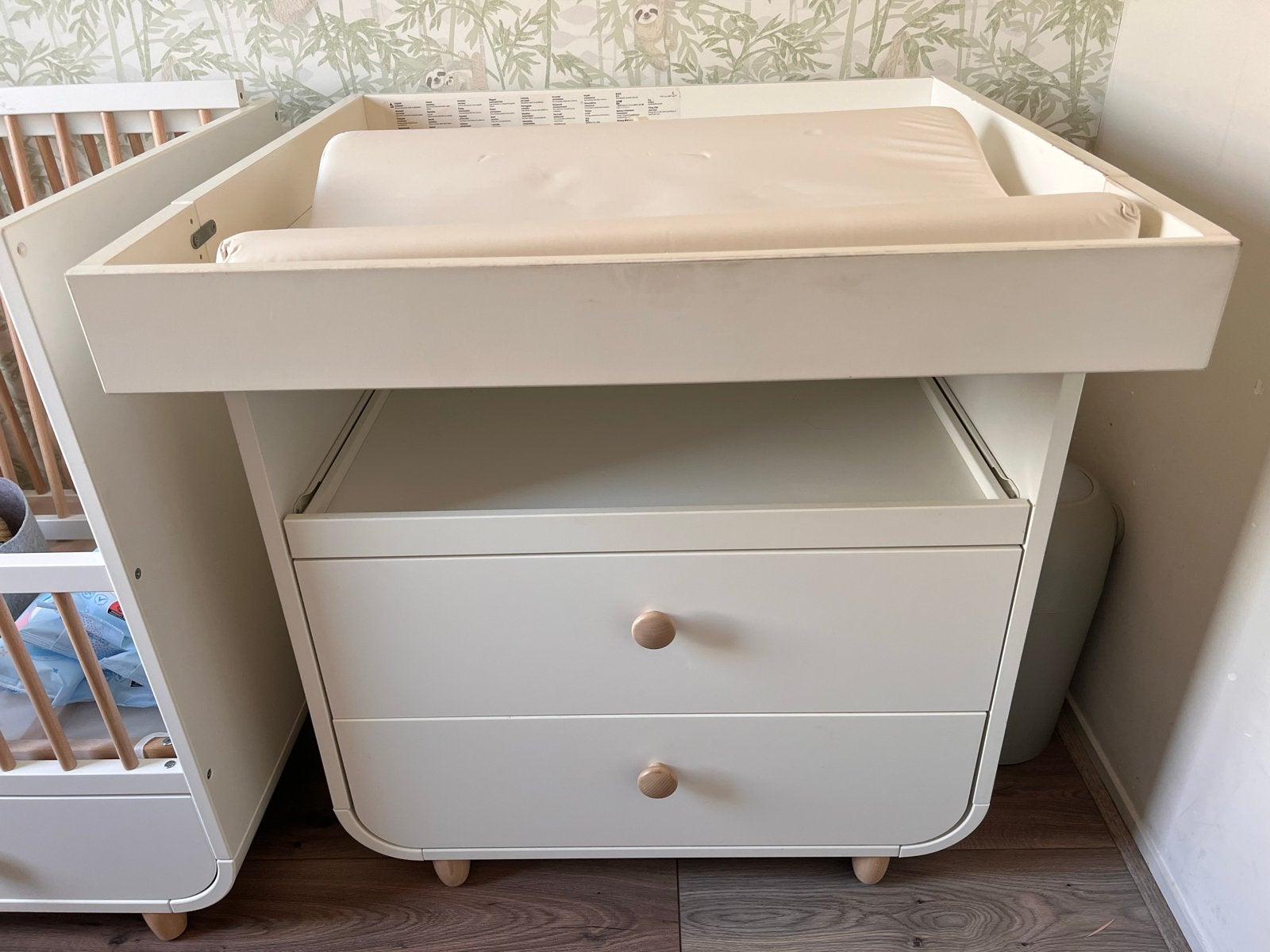 Commode met aankleedkussen, Gebruikt, Aankleedkussen, Standaard, Ophalen