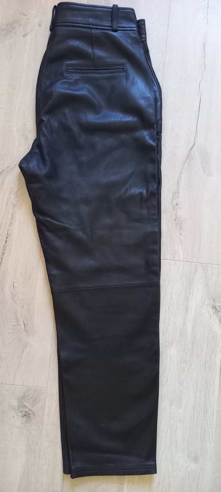 Leder look broek van merk STUDIO AR maat 38, Verzenden, Zo goed als nieuw, Zwart