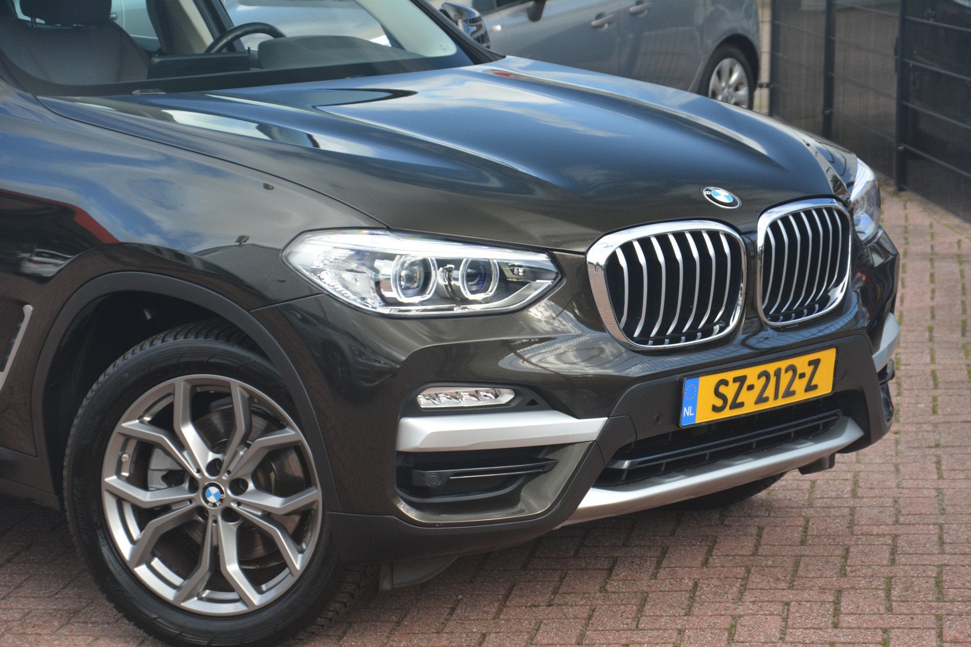 BMW X3 xDrive20i High Executive | Navigatie | Panoramadak |, Automaat, 1998 cc, Gebruikt, Euro 6