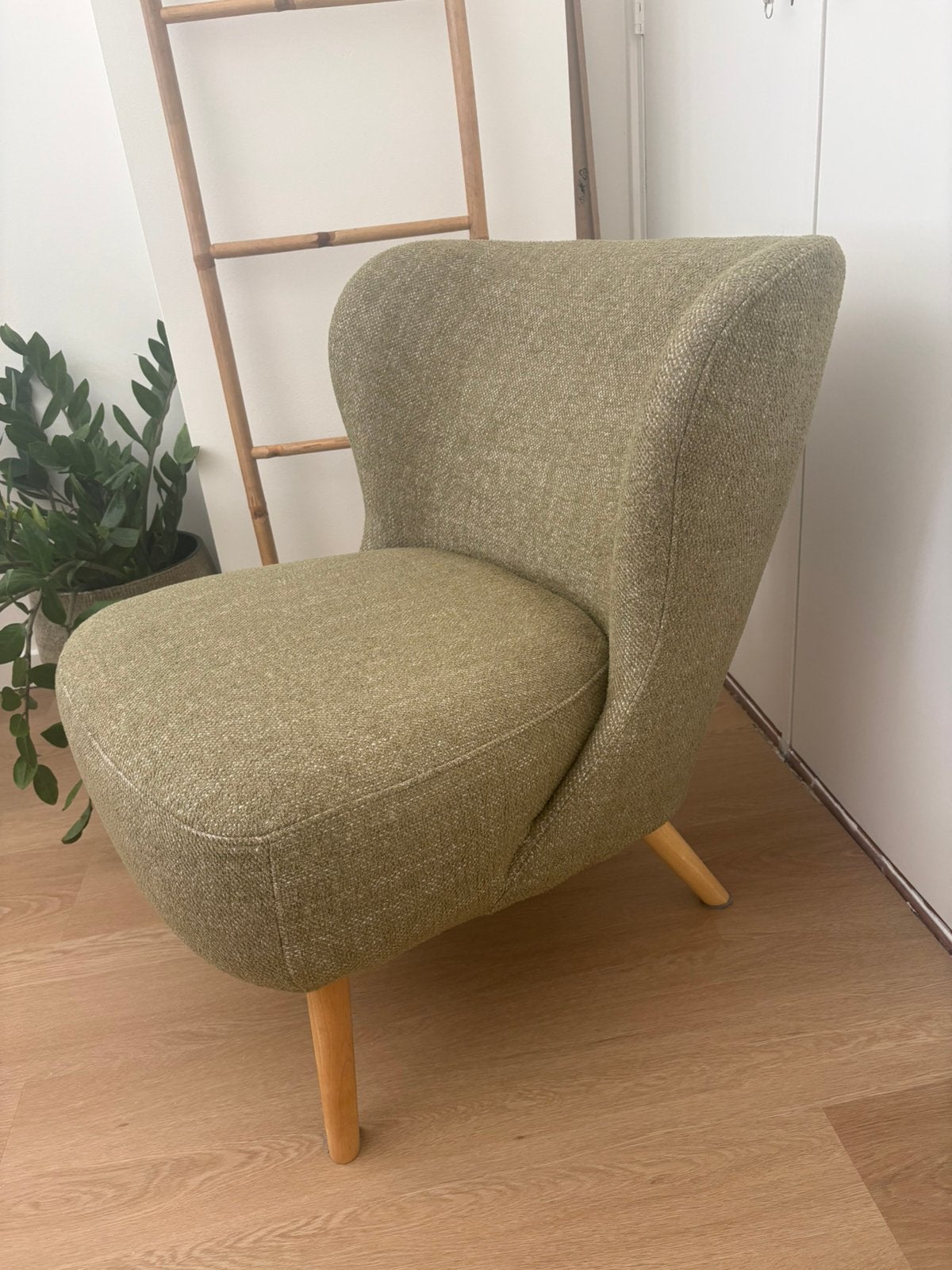 Accent Chair / Lounge Chair – Olive Green – €35, Ophalen, Zo goed als nieuw, 75 tot 100 cm
