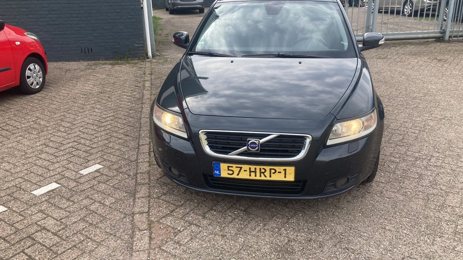 Volvo V50 1.6 D 2009 Grijs, Auto's, Voorwielaandrijving, 4 cilinders, Origineel Nederlands, 140 €/maand