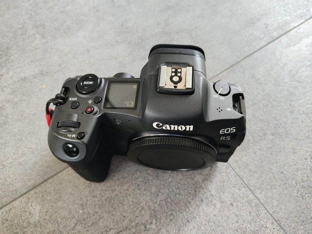 Foto 2 van Zo goed als splinternieuw, lage shutter count - Canon EOS R5