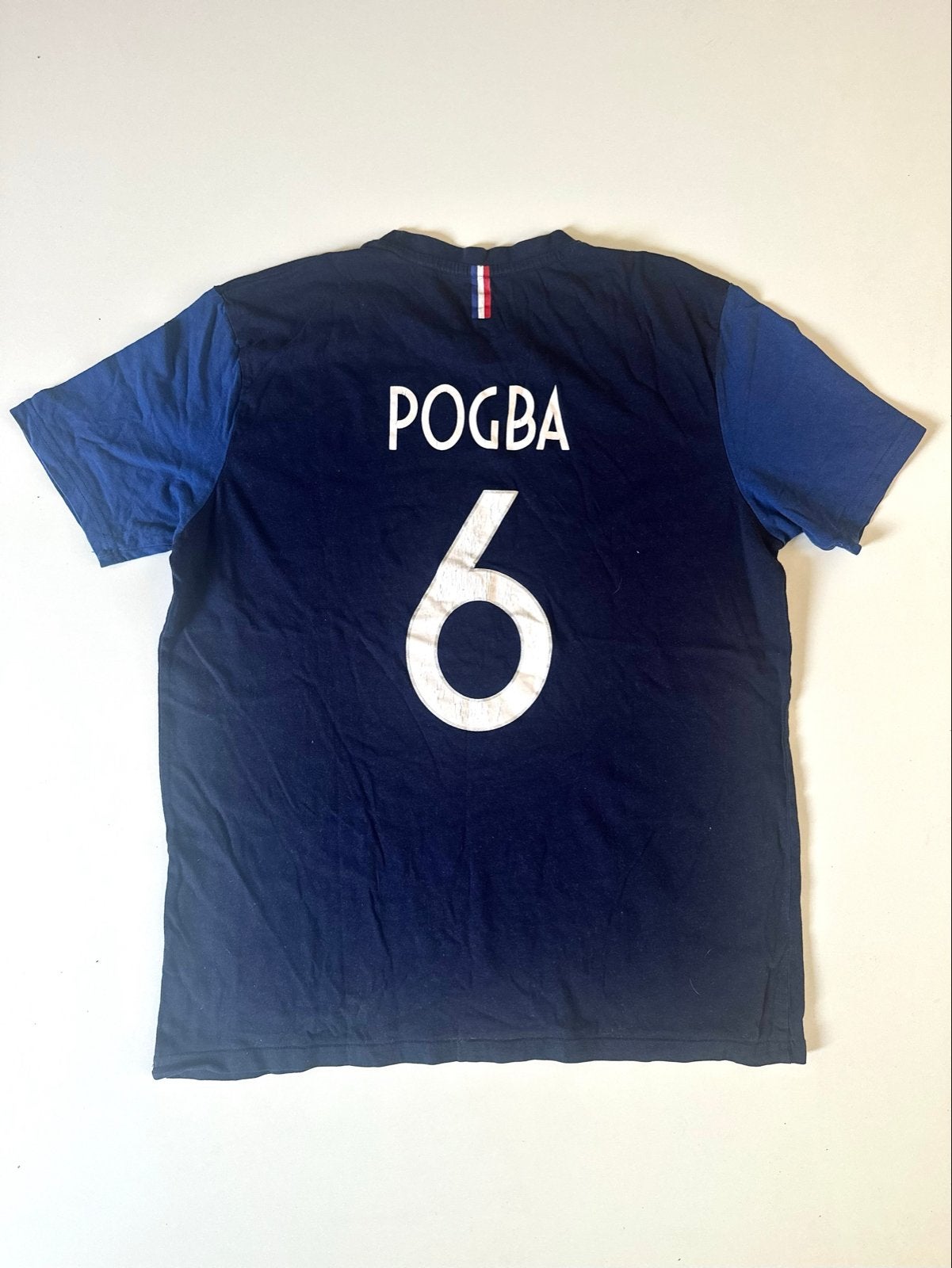 Frankrijk Pogba #6 Retro Voetbalshirt - Maat M, Ophalen of Verzenden, Gedragen, Maat 48/50 (M), Blauw