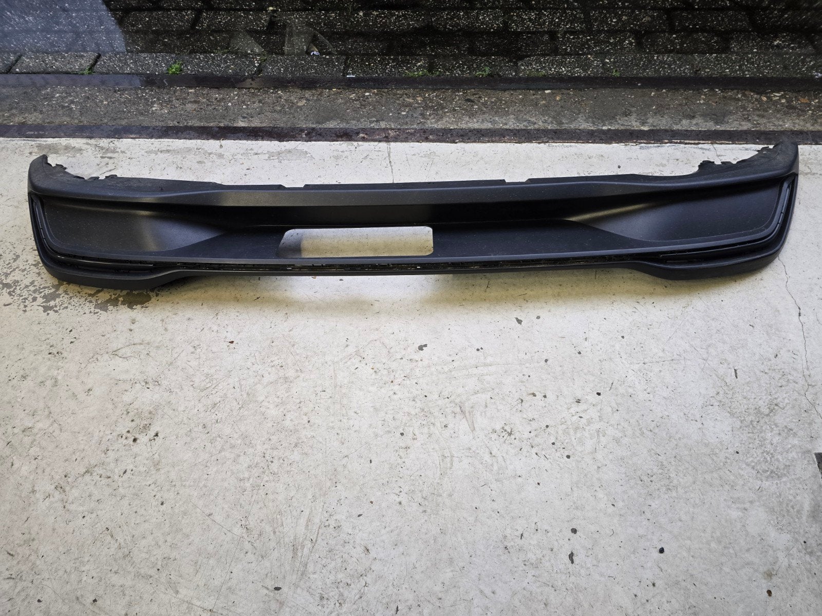 Achterbumper difussor VW Golf 8 facelift bj 2024-heden, Gebruikt, Volkswagen, Wolfsburg, Ophalen of Verzenden