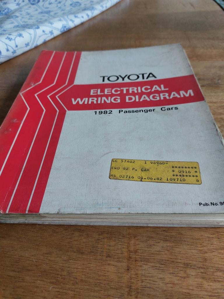 ELECTRICAL WIRING DIAGRAM TOYOTA PERSONEN AUTO 1982, Auto diversen, Ophalen of Verzenden