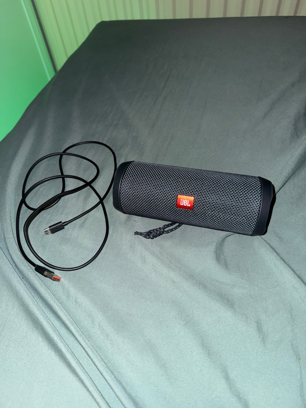 JBL Flip Essential 2 met originele oplader, JBL, Ophalen of Verzenden, Zo goed als nieuw, Draagbare speaker
