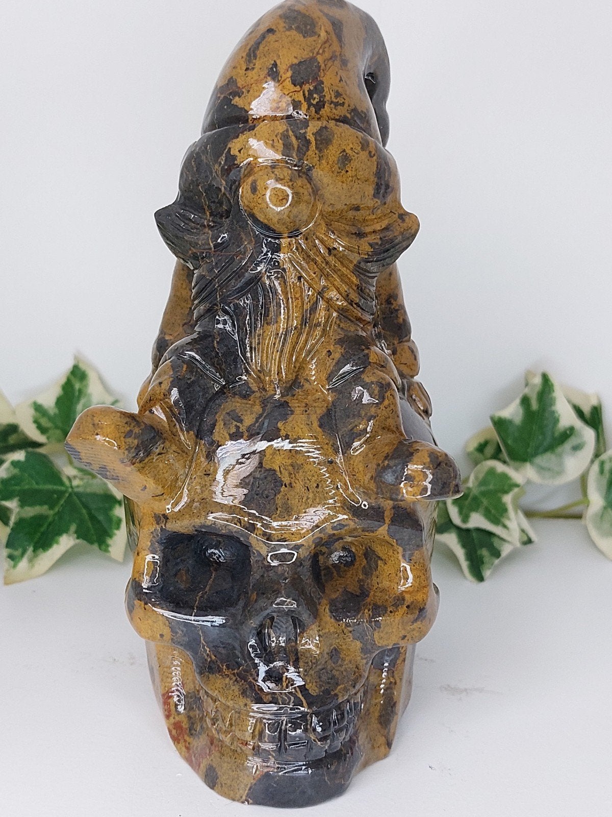 Human Skull met kabouter op z'n hoofd van dendriet jaspis, Ophalen of Verzenden, Mineraal
