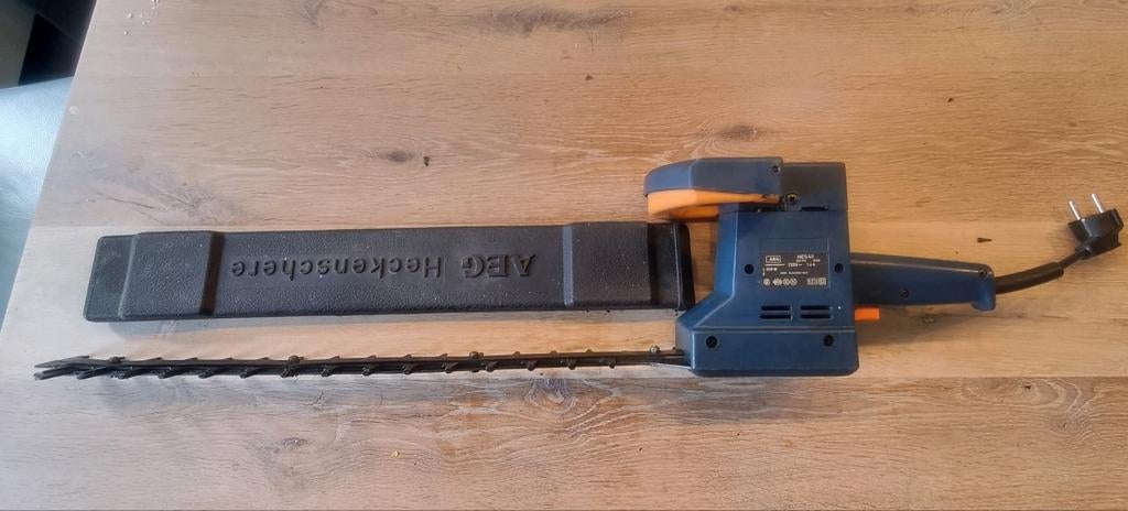 AEG Heggenschaar 300 Watt - Elektrisch, Ophalen of Verzenden, Gebruikt, Elektrisch, AEG