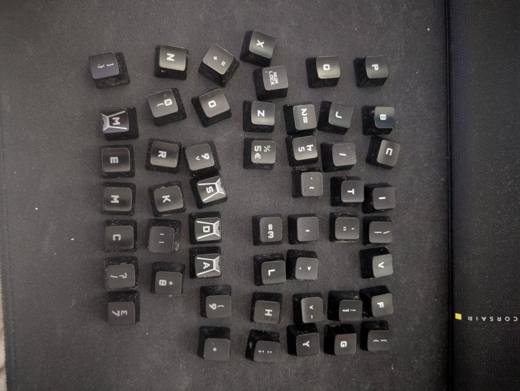 Logitech G910 letter-, cijfer- en teken-keycaps – grote set, Computers en Software, Verzenden, Gebruikt