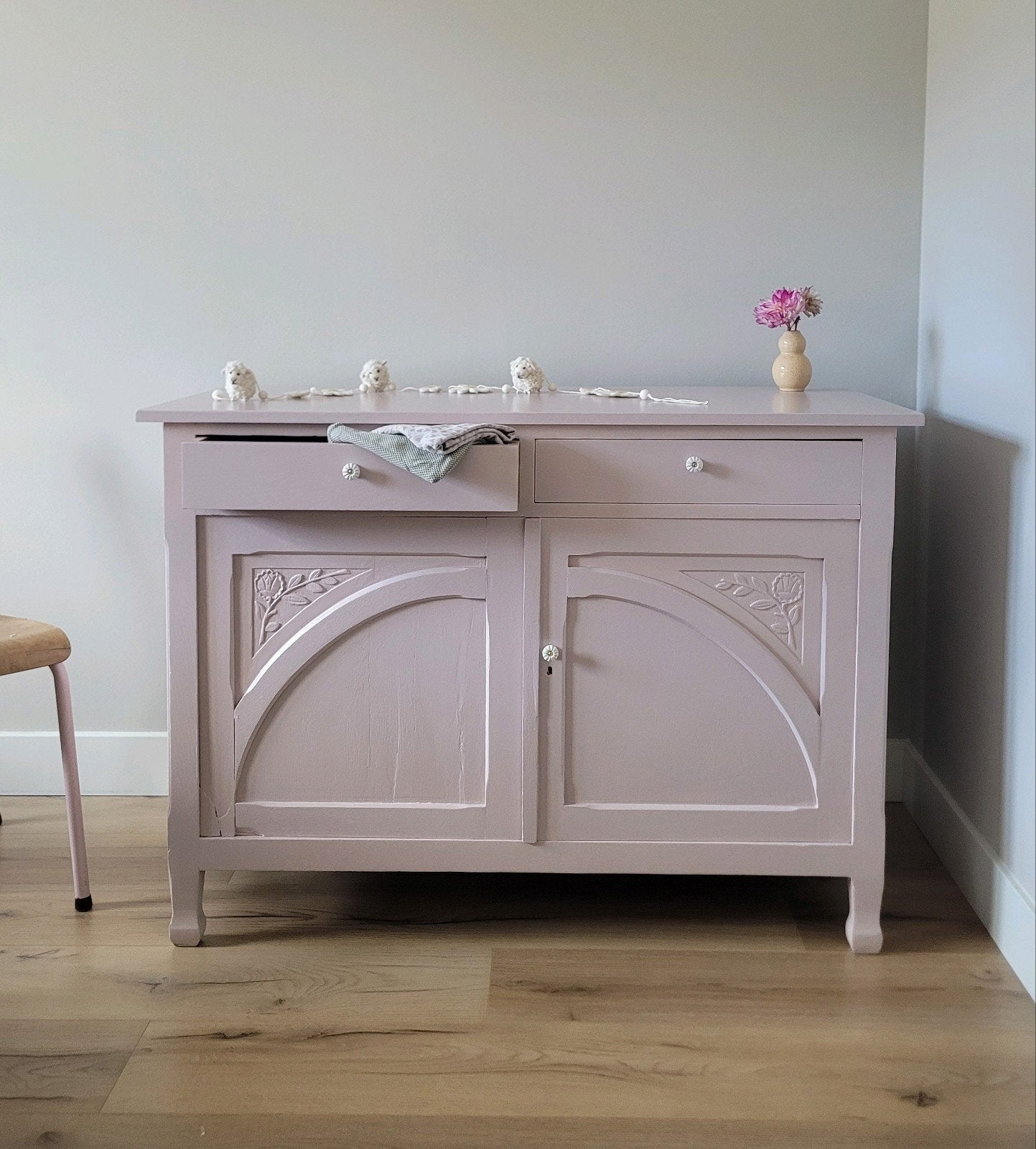 NIEUW Roze vintage kastje, opgeknapt, Ophalen