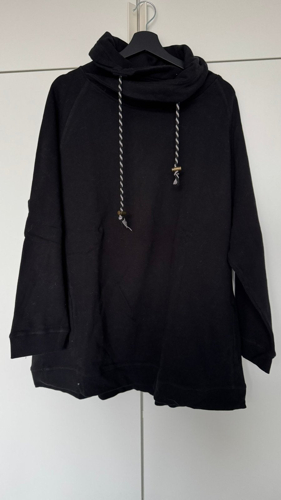 Ulla Popken hoodie / Sweater / trui maat 50-52, Ophalen of Verzenden, Zo goed als nieuw, Zwart, Trui of Vest