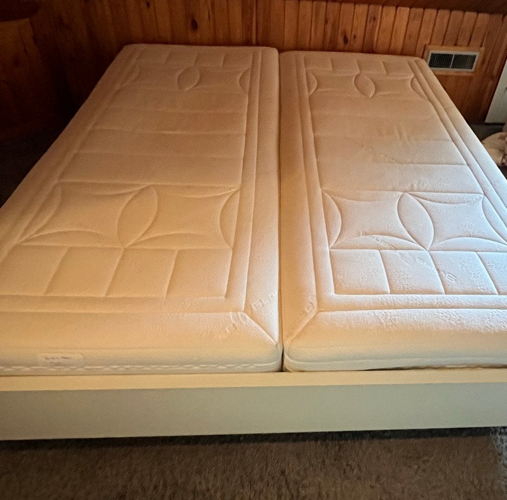 Mooi elektrisch bed (regumatic)met Swiss Sense matrassen, Ophalen, Verstelbaar, Wit, Tweepersoons
