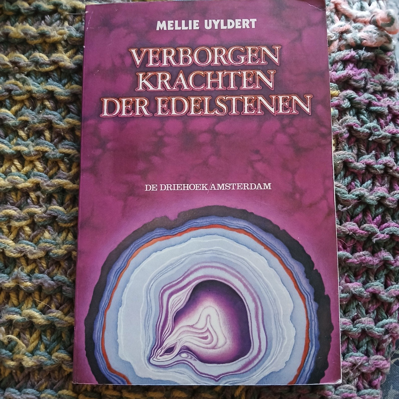 Mellie Uyldert - Verborgen krachten der edelstenen, Gelezen, Overige typen, Ophalen of Verzenden, Mellie Uyldert
