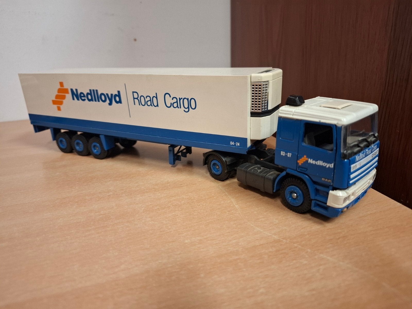 Daf 95 Nedlloyd road cargo  Tekno 1:50, Ophalen of Verzenden, Zo goed als nieuw, Bus of Vrachtwagen, Tekno