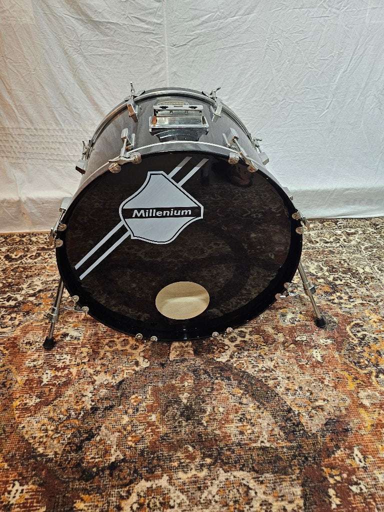 Millenium Focus 22" x 16" Bass Drum Black | Drumstel, Muziek en Instrumenten, Info@millenium.com, Gebruikt, Millenium, Drums of Percussie