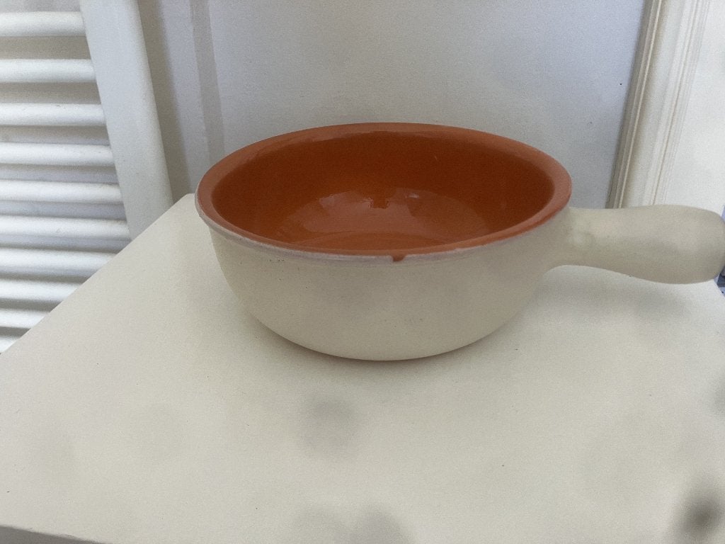 Een mooie stevige, geglazuurde terracotta steelpan,, Ophalen of Verzenden, Overige stijlen, Aardewerk, Schaal of Schalen