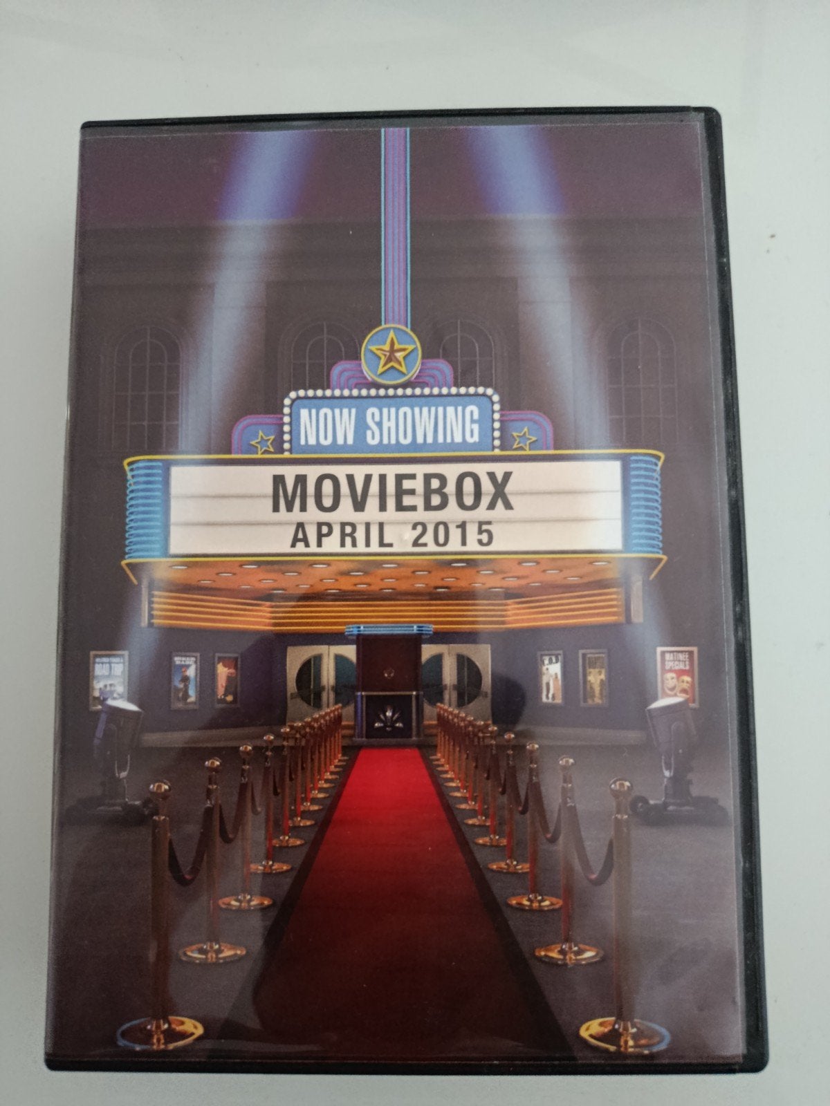 10.DVD in 1 MOVIEBOX APRIL van jaar 2015 zie dvd's foto, Alle leeftijden, Ophalen, Zo goed als nieuw
