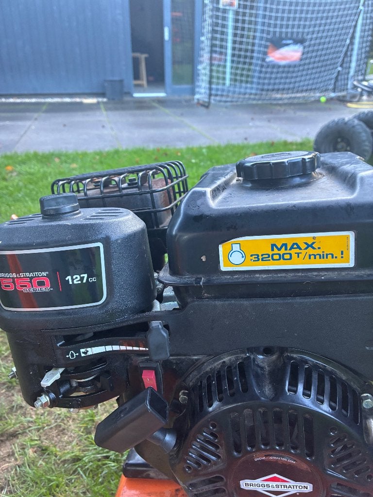 Briggs & stratton 127 cc 550 serie, Ophalen, Zo goed als nieuw, Benzinemotor, 1800 rpm of meer