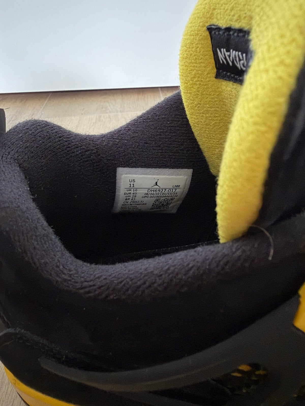 Foto 4 van Nike Air Jordan 4 Retro Thunder - Maat 45