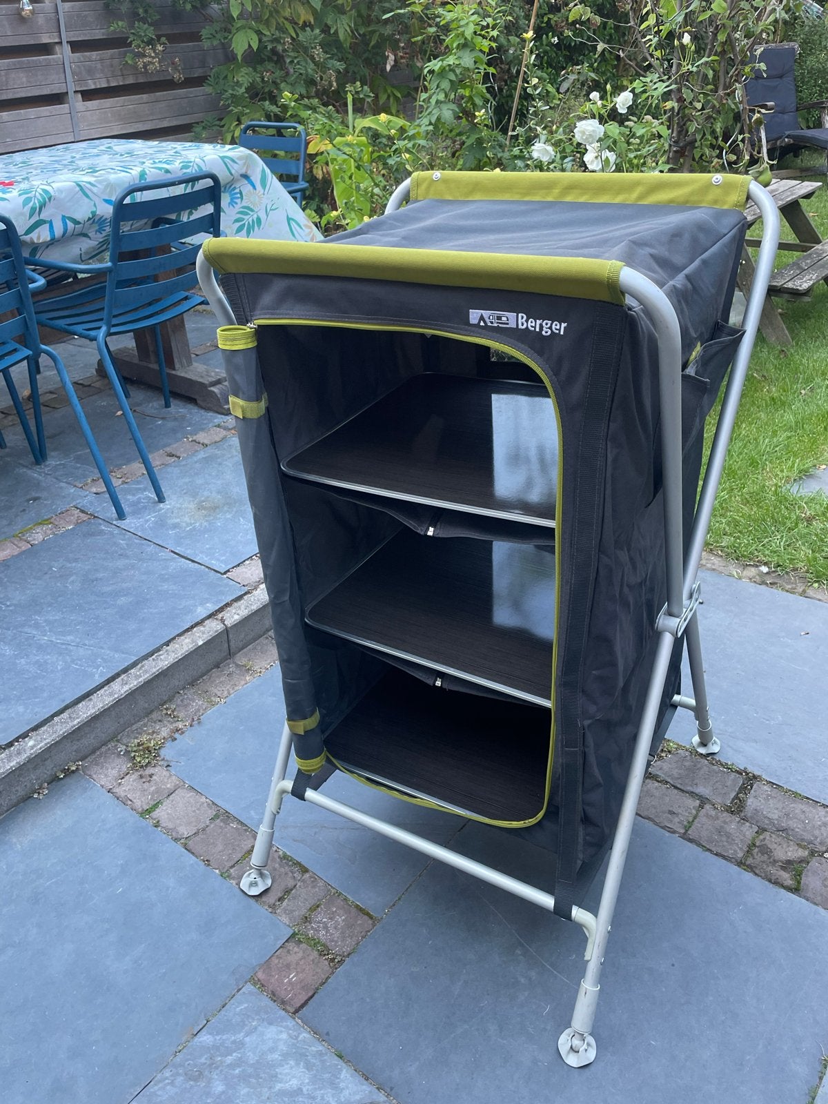 Berger campingkast met werkblad, Ophalen, Zo goed als nieuw