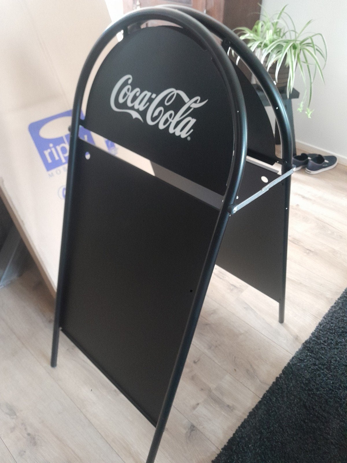 Coca-Cola stoepbord / reclamebord, Zakelijke goederen, Kantoor en Winkelinrichting | Winkel en Inventaris, Ophalen of Verzenden