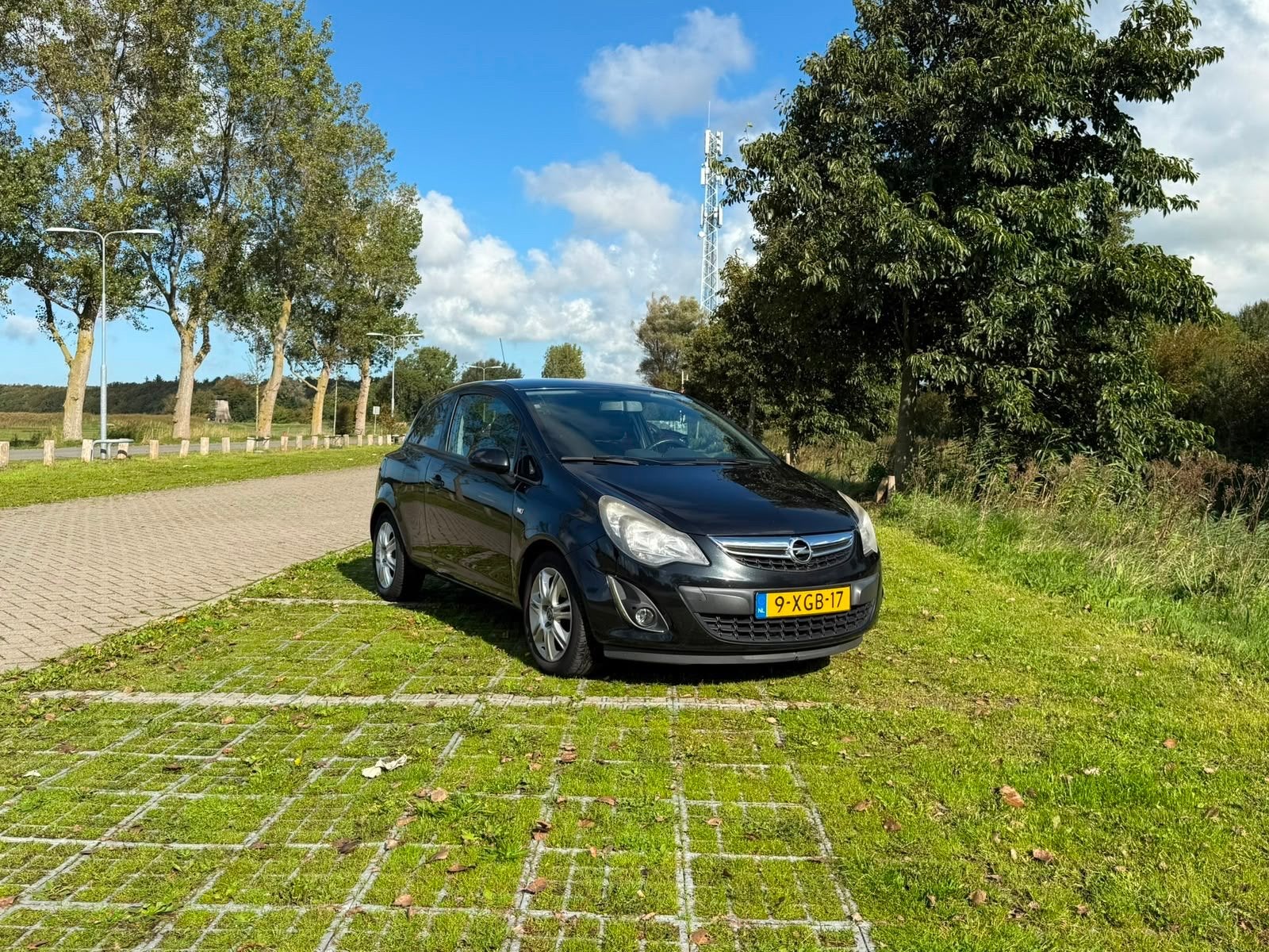 Opel Corsa 1.2 16V 3D 2014 Zwart, Auto's, Voorwielaandrijving, 450 kg, 40 €/maand, 4 cilinders