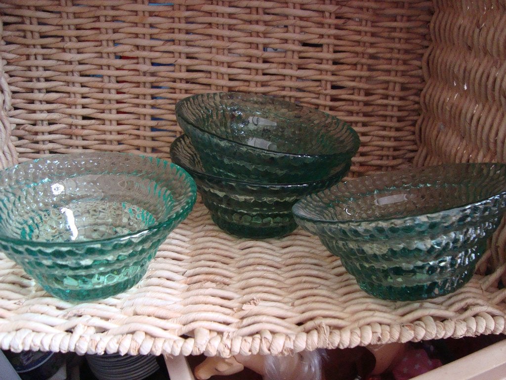 Groene zware glazen schaaltje, Nieuw, Ophalen of Verzenden, Overige stijlen, Glas