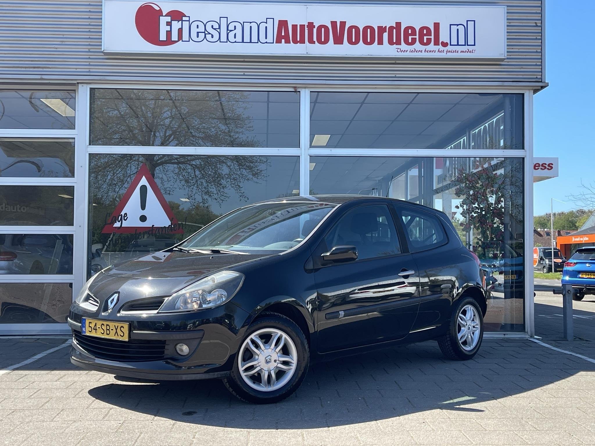 Renault Clio 1.2-16V Team Spirit /distr. verv. 17-11-2025/LM, Voorwielaandrijving, Gebruikt, 4 cilinders, Met garantie (alle)