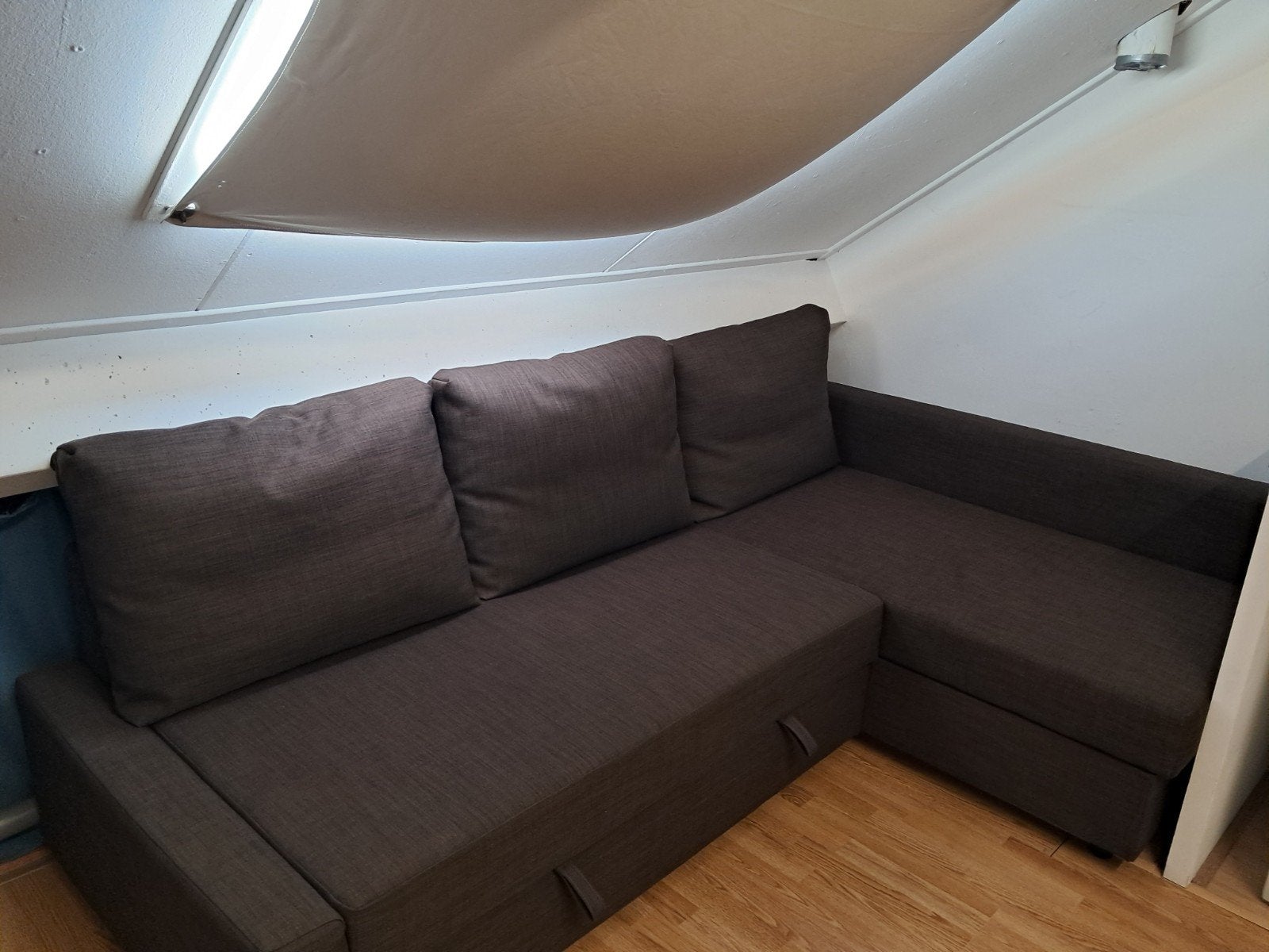 Hoek SlaapBank Bruin van Ikea, Bruin, 210 cm, Tweepersoons, Zo goed als nieuw
