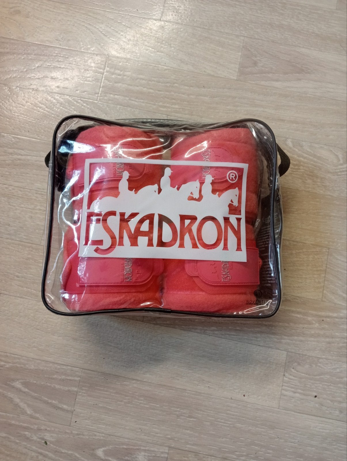 Nieuwstaat roze Eskadron bandageset mt full, Ophalen of Verzenden, Zo goed als nieuw