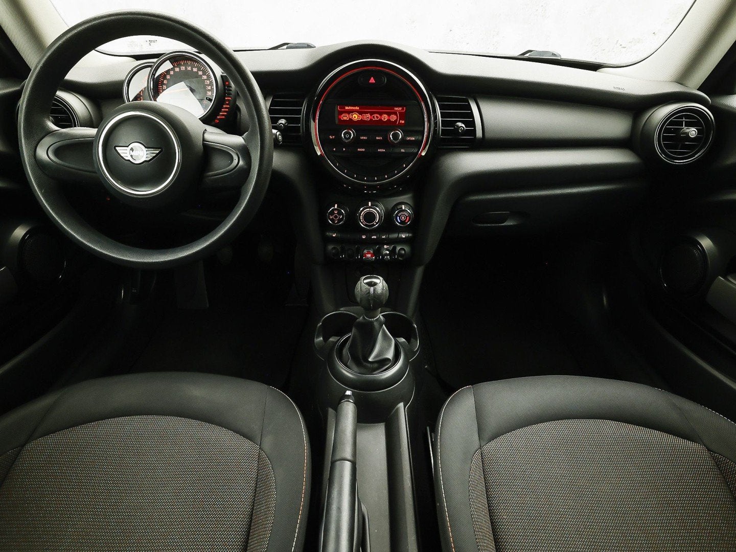 Foto 6 van MINI One 1.2 One Sport (AIRCO, STOELVERWARMING, BLUETOOTH, S
