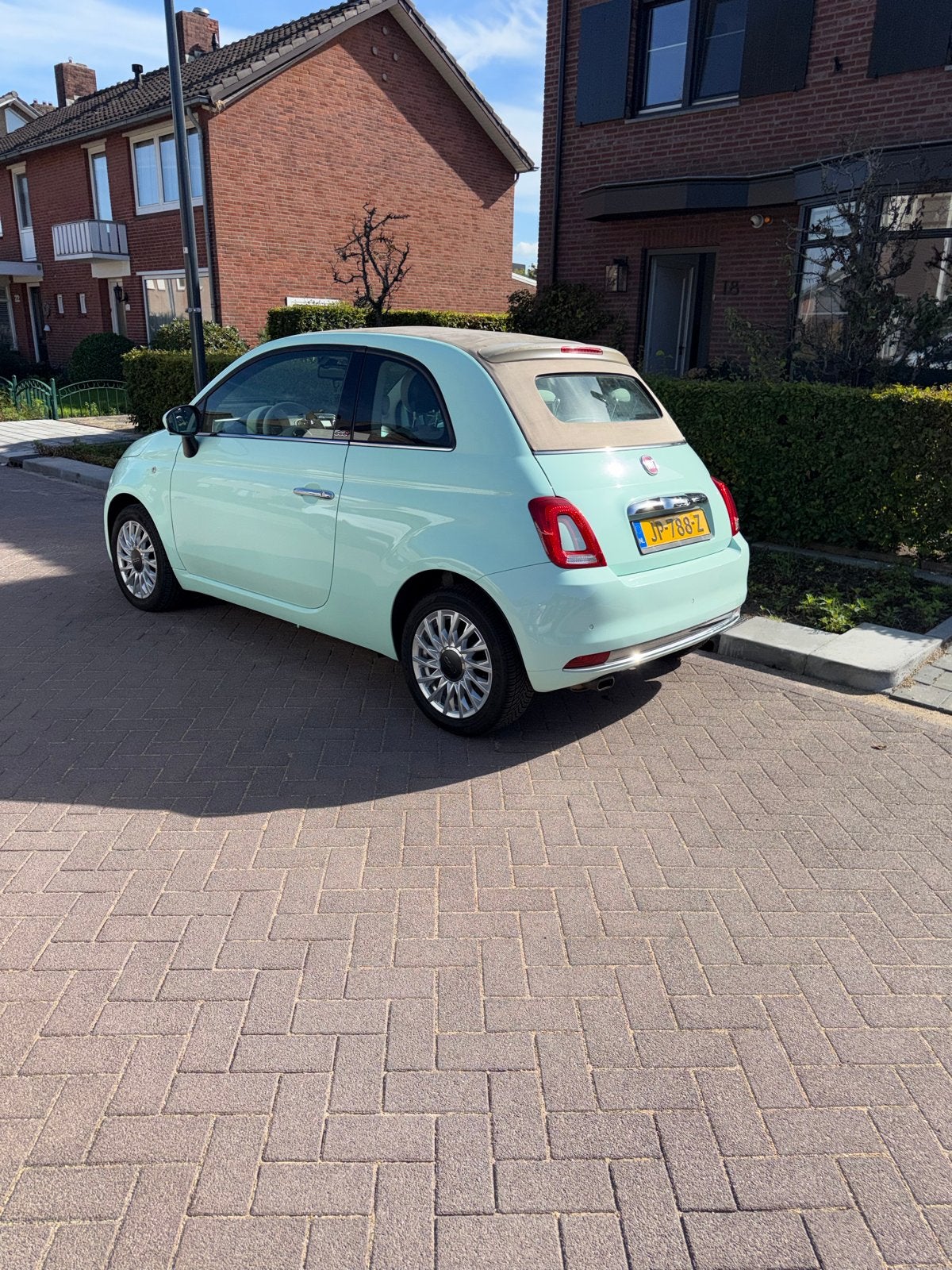 Fiat 500 cabrio 1.2 2016 Groen, Auto's, Voorwielaandrijving, 4 cilinders, 23 km/l, Origineel Nederlands