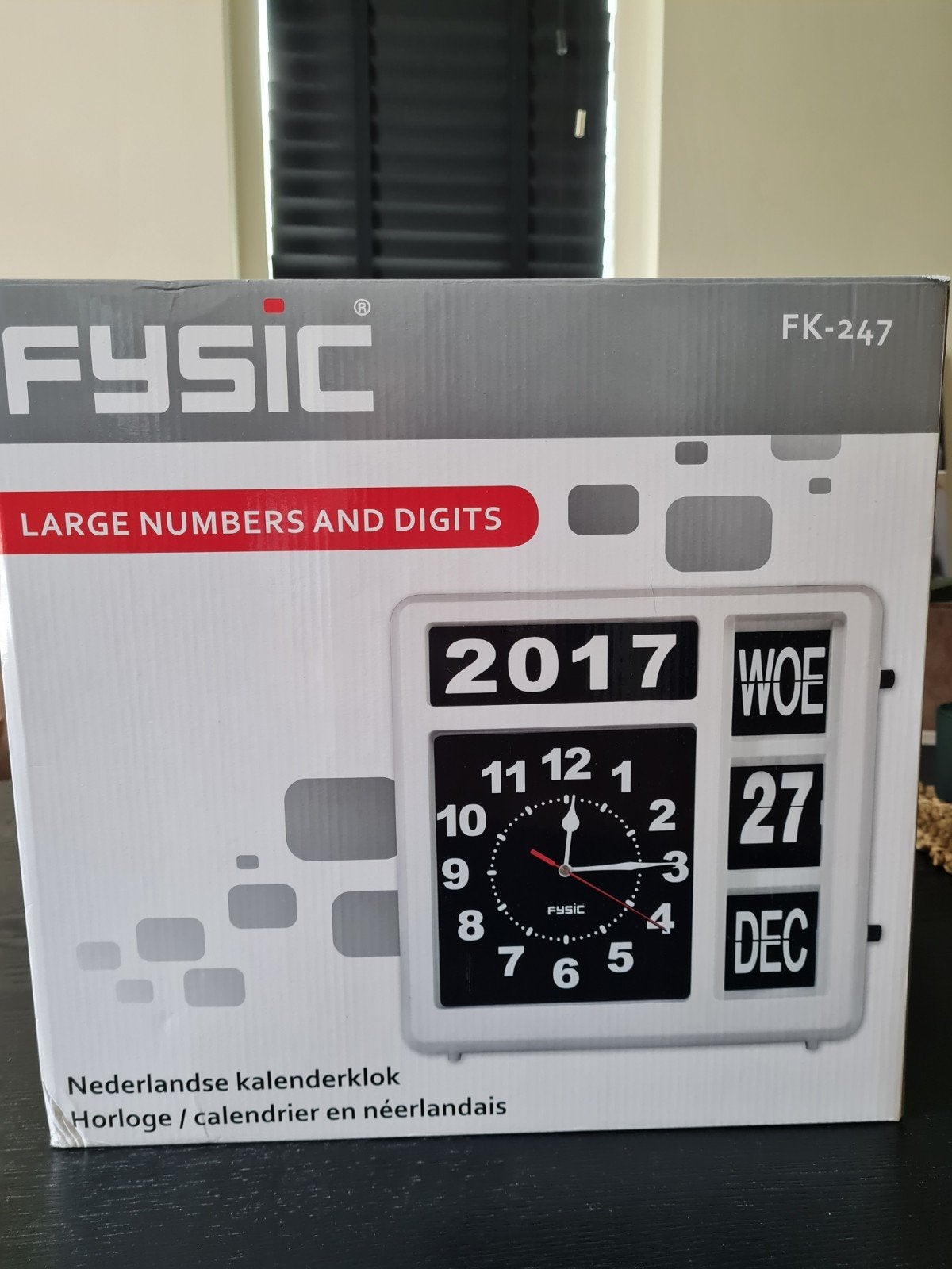 Fysic FK-247 Kalenderklok met grote cijfers en letters, Ophalen of Verzenden, Zo goed als nieuw, Wandklok