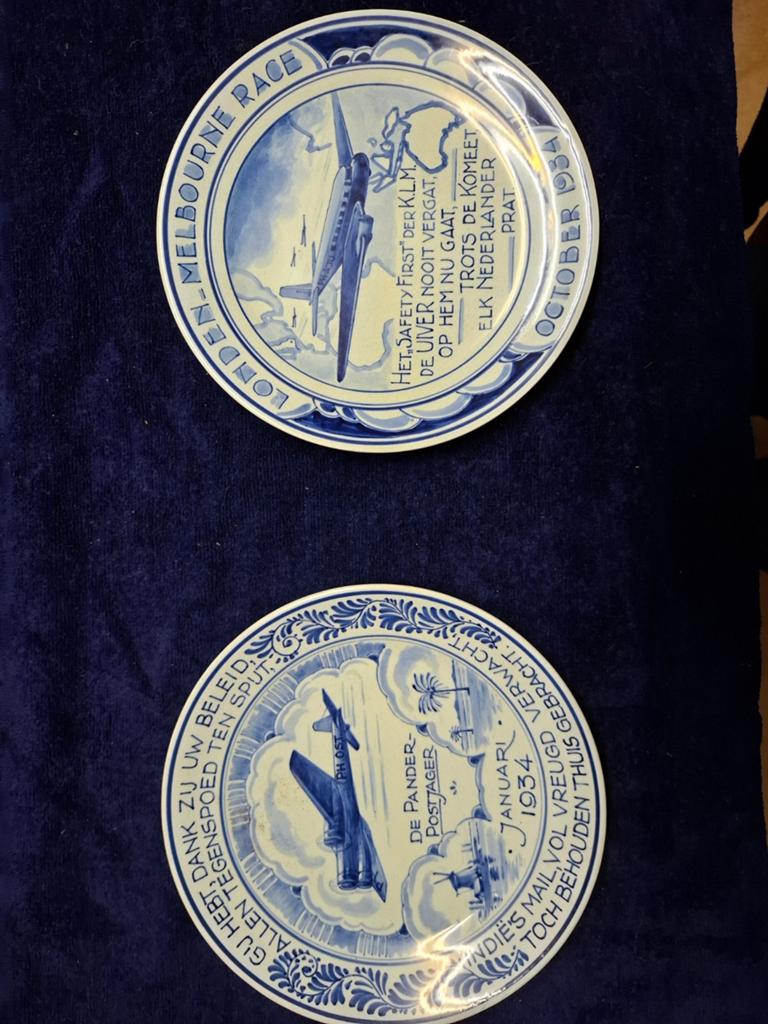 Delfts Blauwe Herdenkingsborden KLM Vliegtuigen, Ophalen of Verzenden