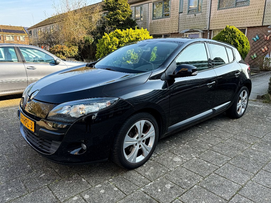 Renault Mégane 1.4 TCE 96KW /NAVI/CRUISE/CLIMA/PARKEERSENSOR, Voorwielaandrijving, 4 cilinders, Zwart, Origineel Nederlands