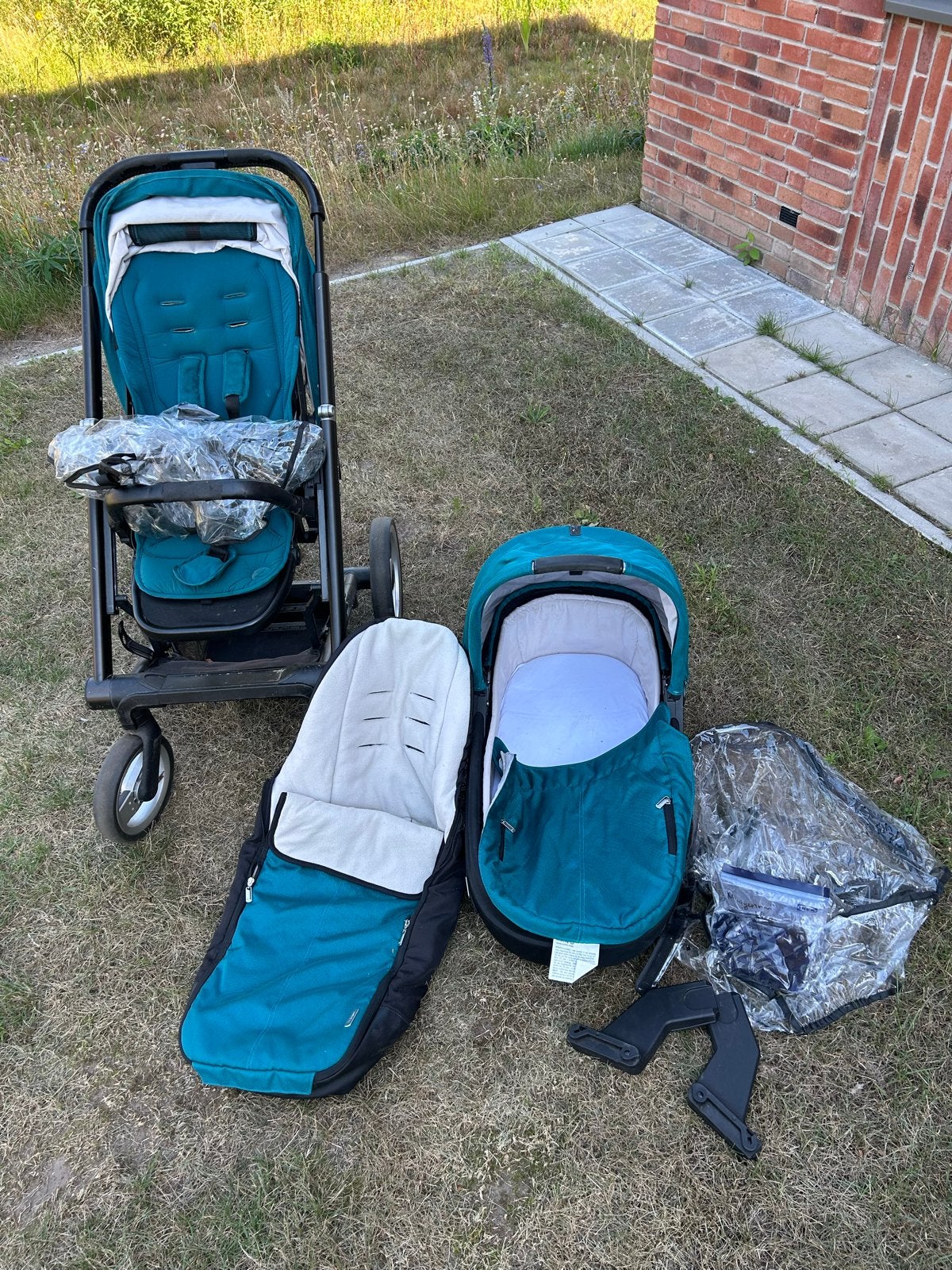 Mutsy Igo Combiwagen met reiswieg en accessoires, Kinderen en Baby's, Kinderwagens en Combinaties, Ophalen, Gebruikt, Combiwagen
