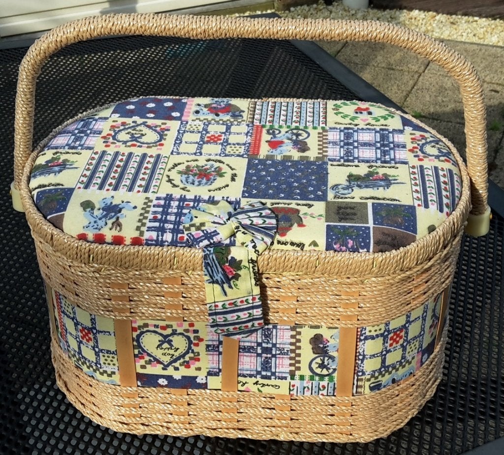 Cado handig borduur-of naaimandje, BEIGE MOTIEFJES, Ophalen of Verzenden, Nieuw, Handborduren, Onderdeel of Toebehoren