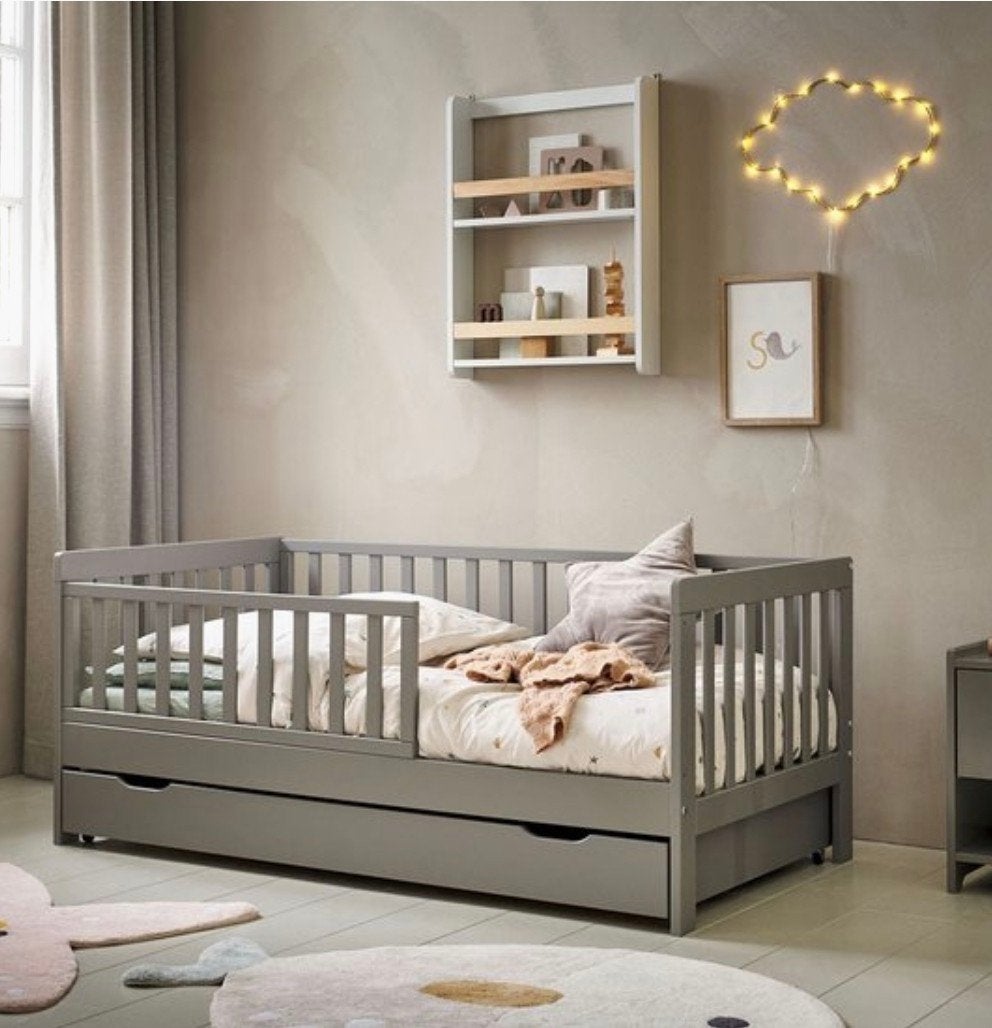 Peuterbed met nog nieuwe bedlade, Ophalen, Jongetje of Meisje