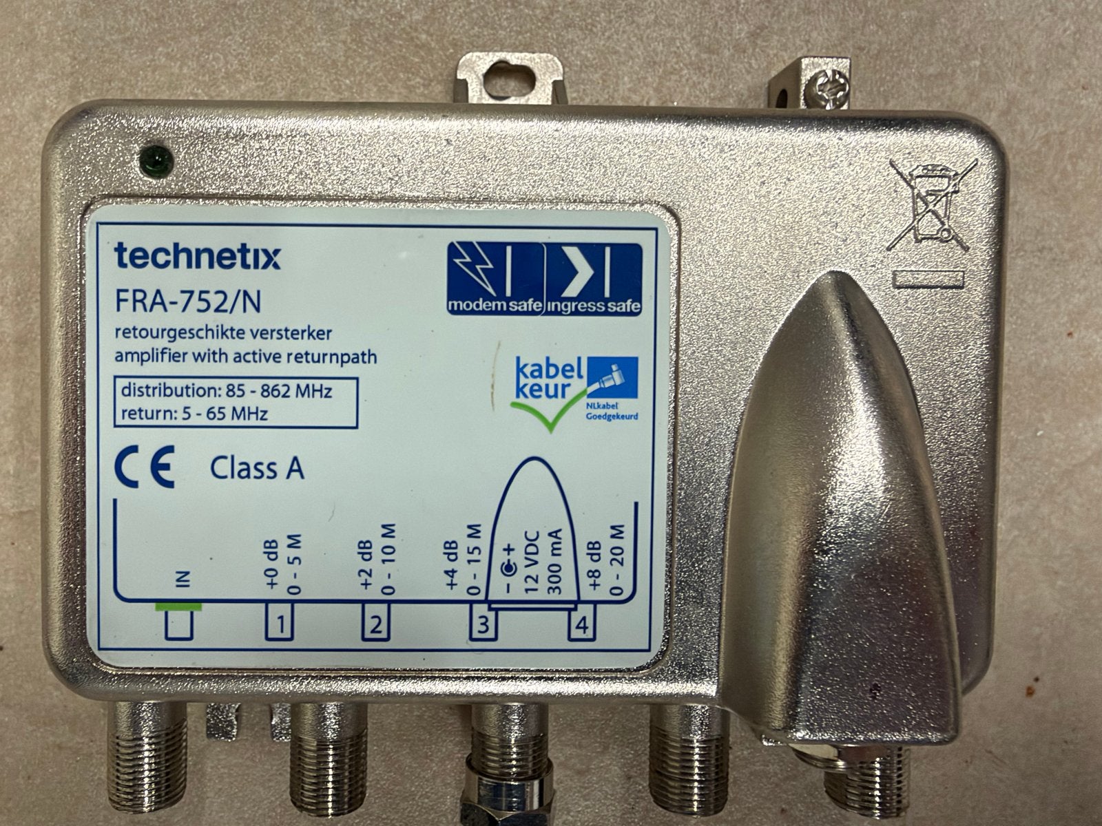 Coax versterker Ziggo - Technetix FRA-752/N Versterker &, Ophalen of Verzenden, Zo goed als nieuw, Minder dan 2 meter, Overige kabels