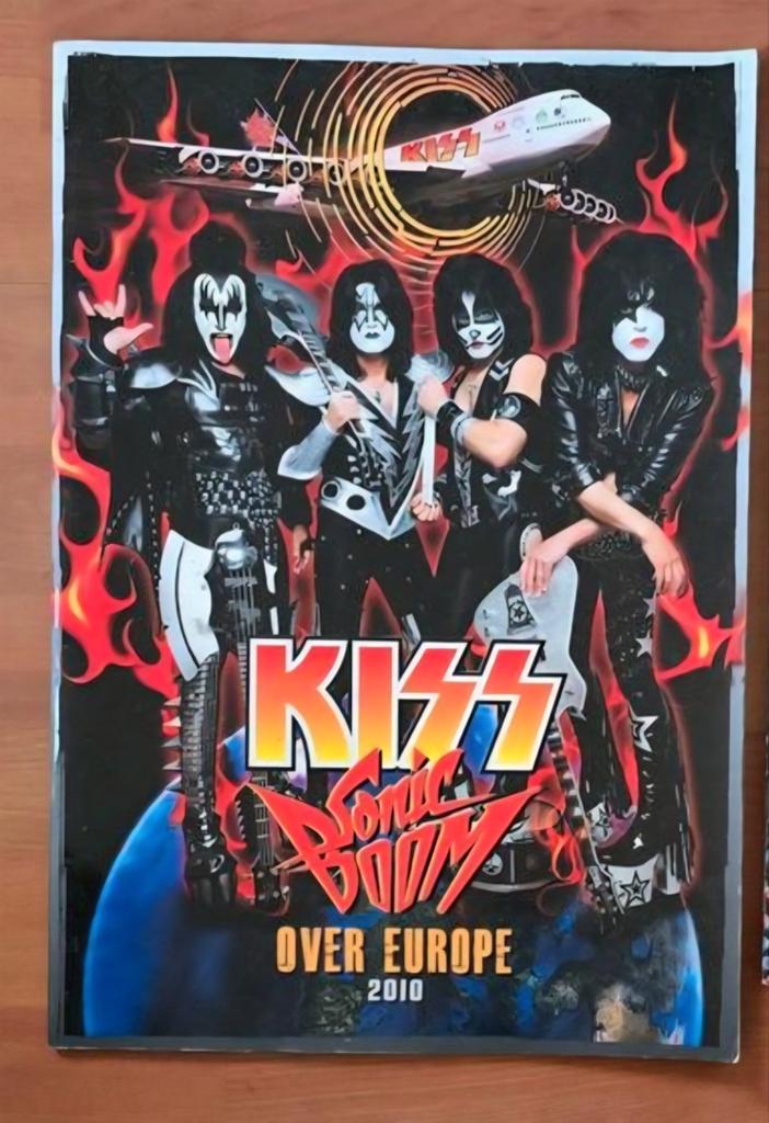 Drie KISS Tourboeken, Ophalen of Verzenden, Zo goed als nieuw, Overige typen