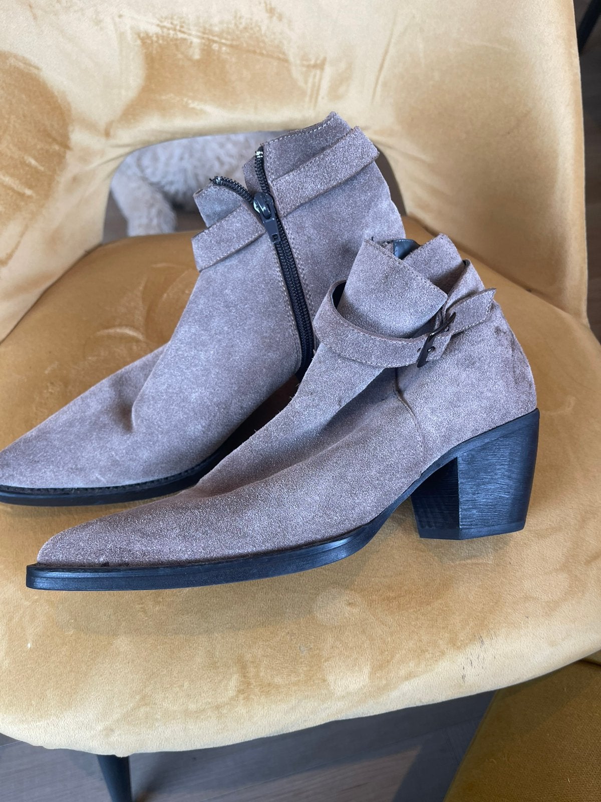 Korte laarzen Miss Behave, maat 38, Beige, Lage of Enkellaarzen, Ophalen of Verzenden, Zo goed als nieuw